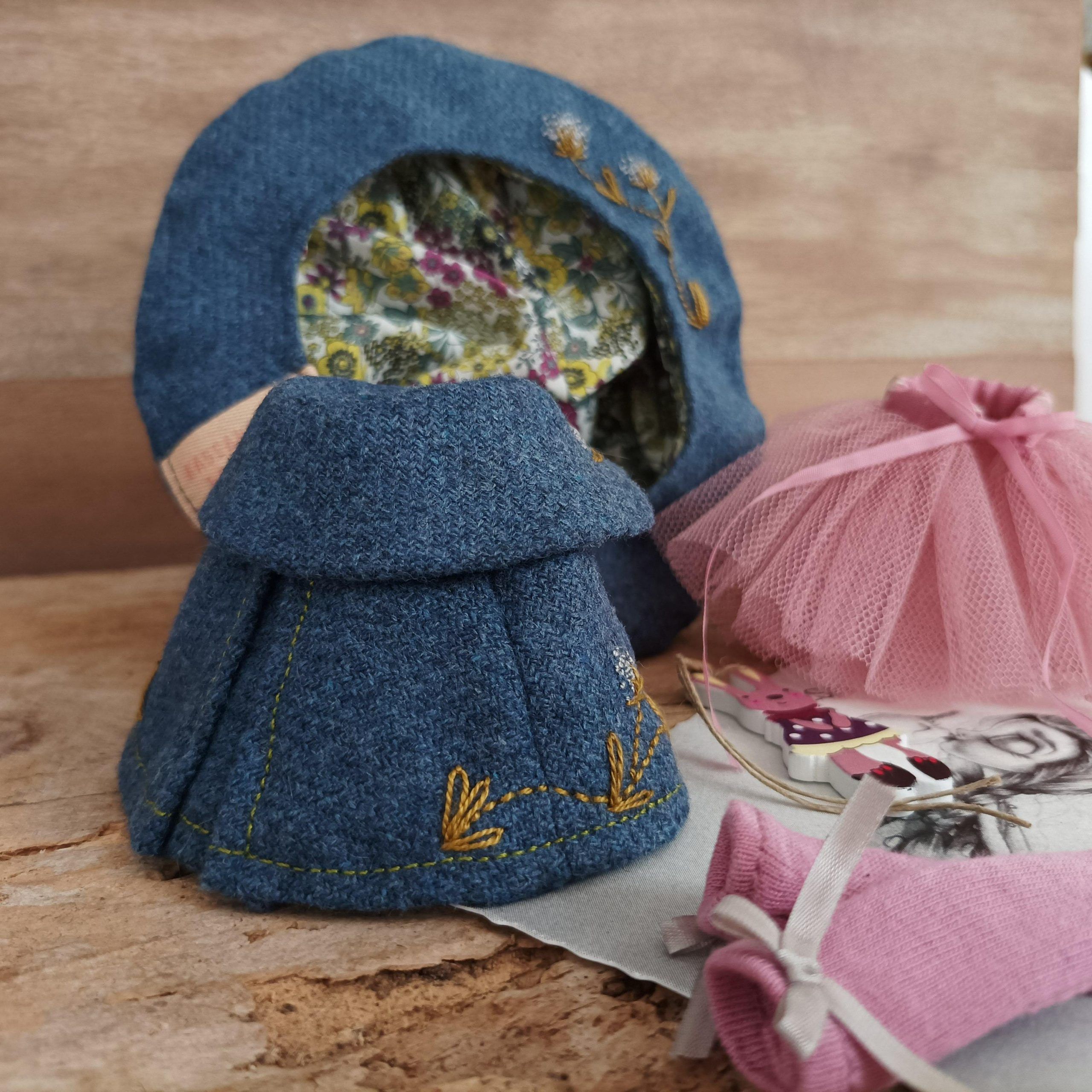 #024-04 BlueCapeAndBeret