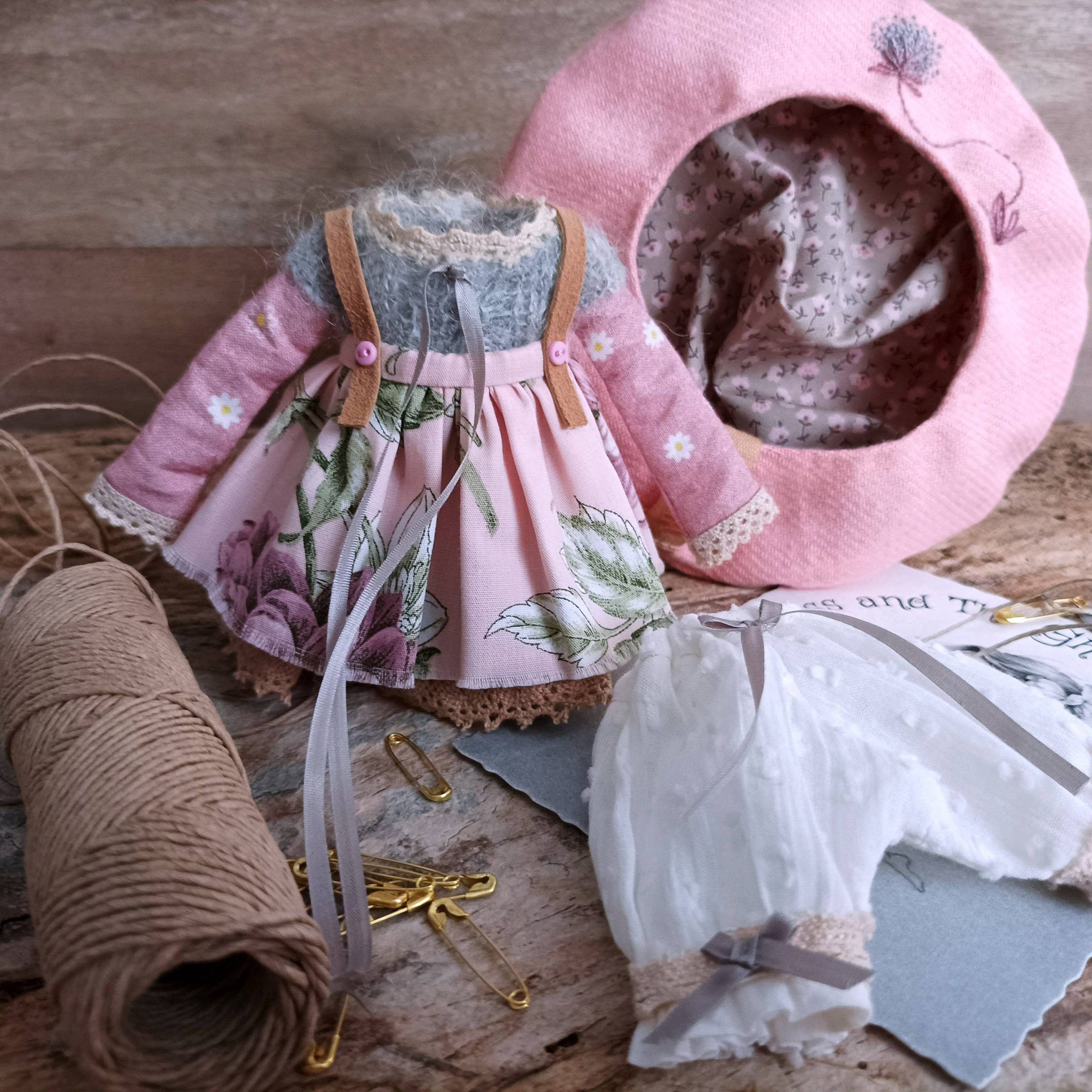 #025-02 PinkAndGreyVintageSet