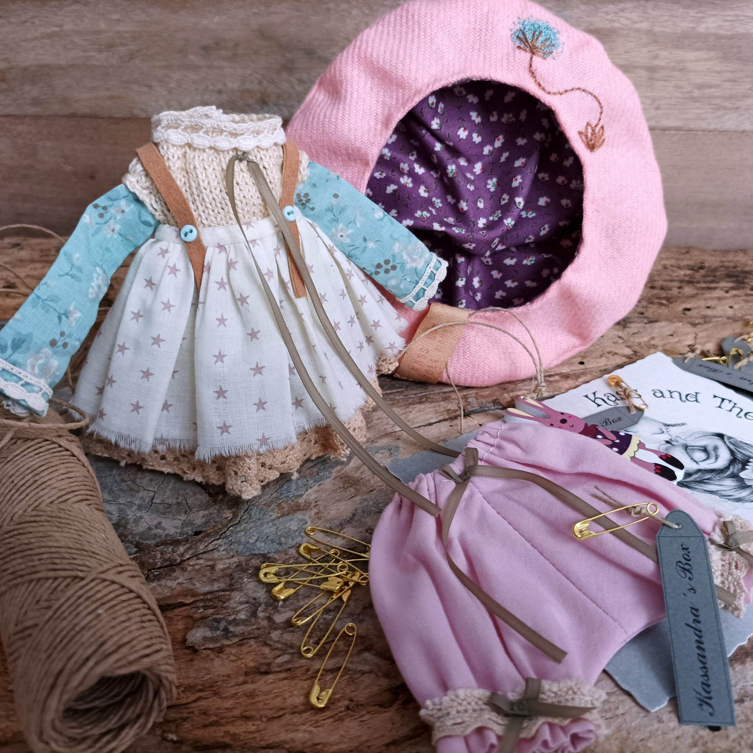 #026-01 BlueAndBeigeVintageSet