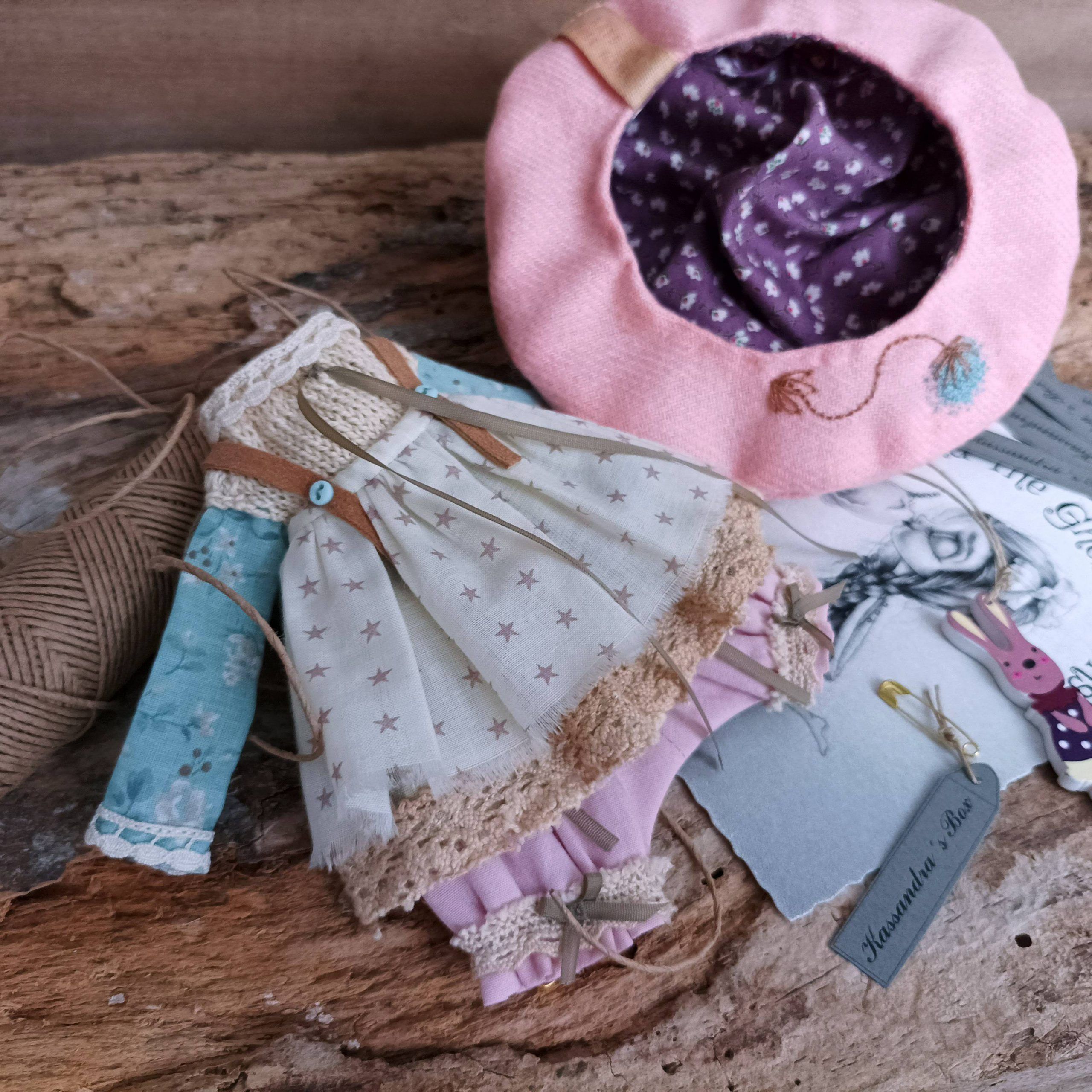 #026-03 BlueAndBeigeVintageSet