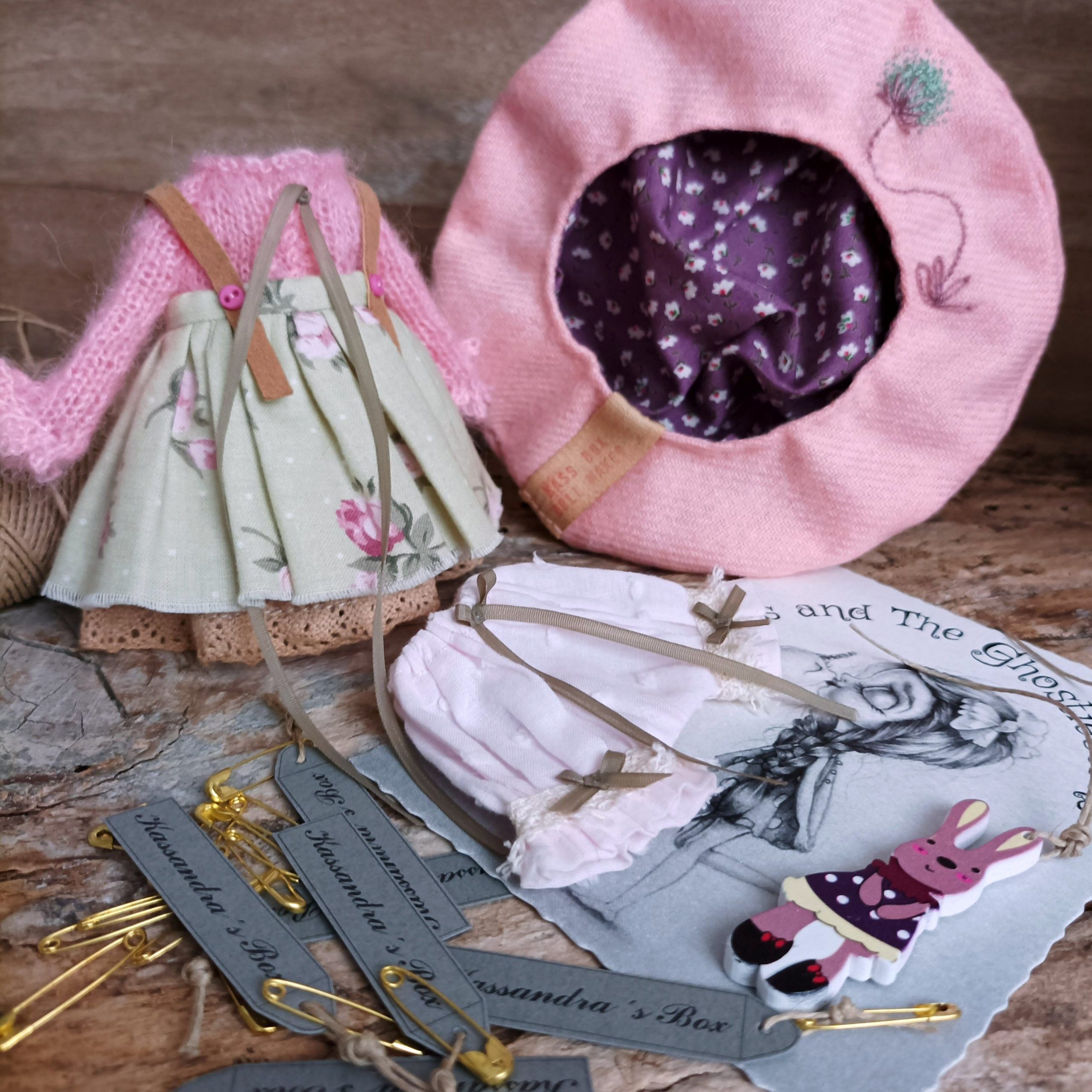 #027-01 GreenAndPinkVintageSet