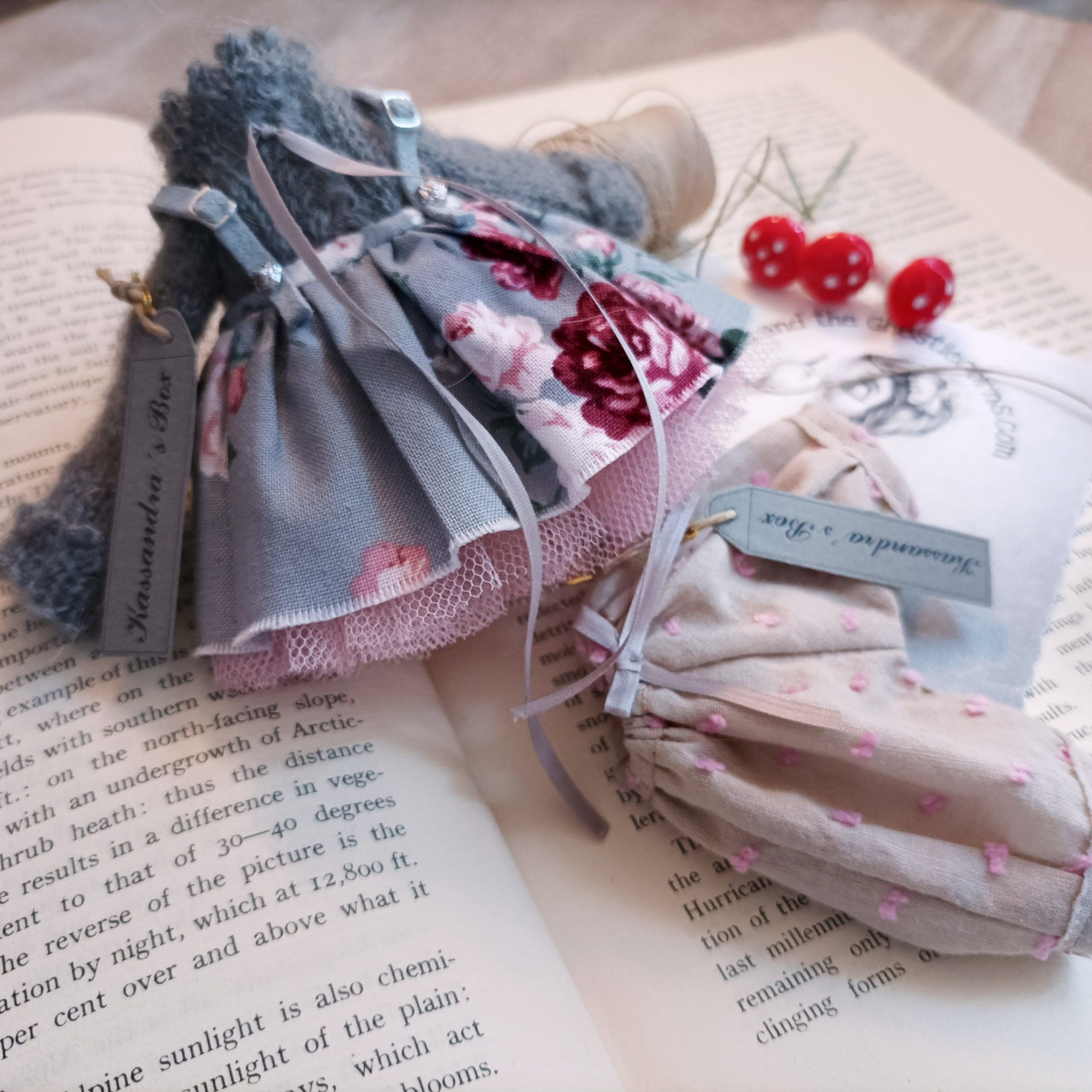 #039-01 VintageyGreySet