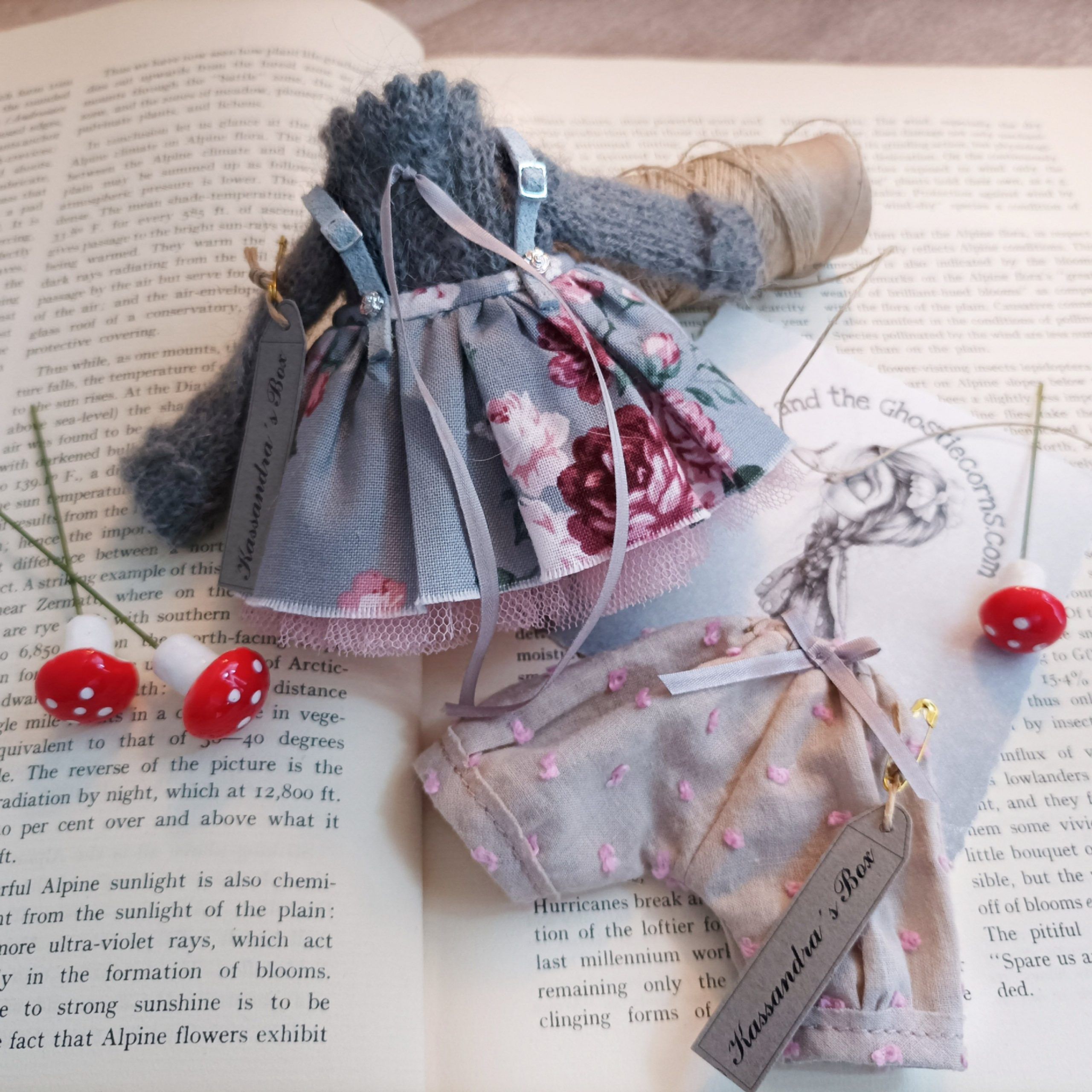#039-02 VintageyGreySet
