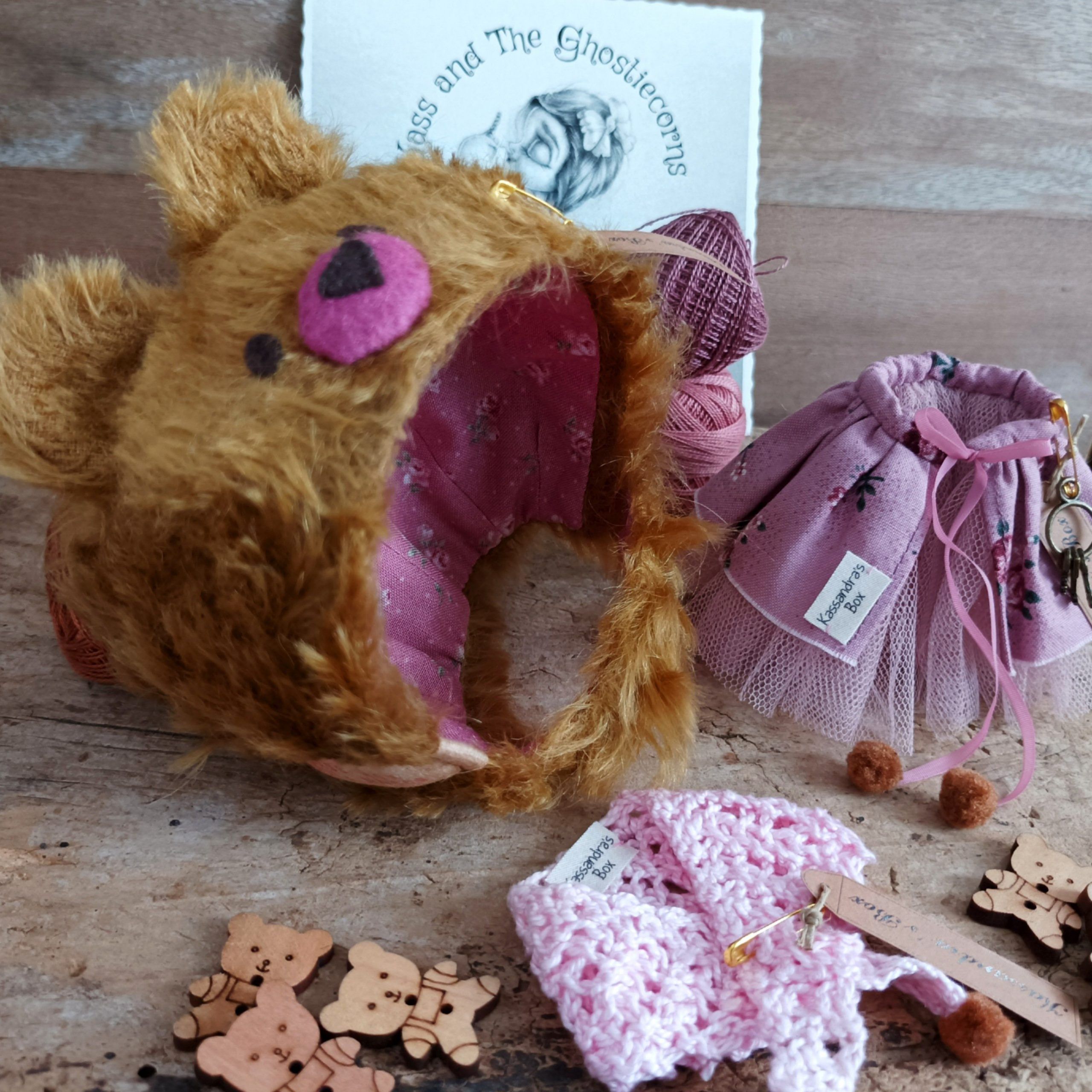#040-09 BearHatPink