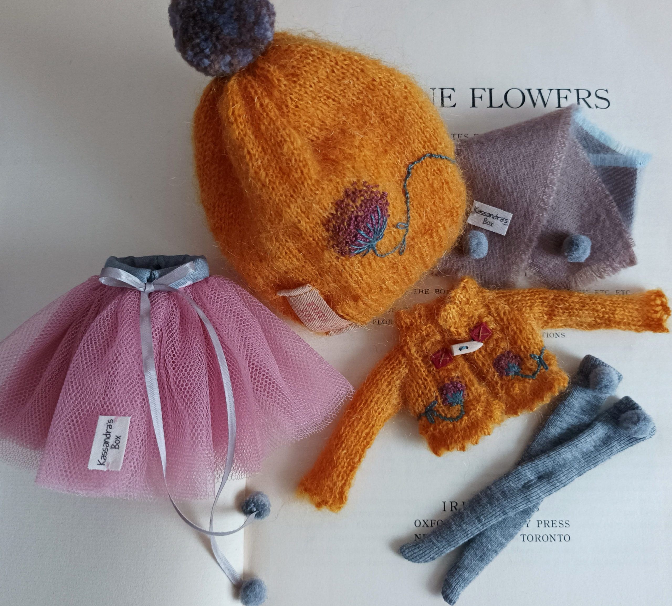 #044-07 Pinafore