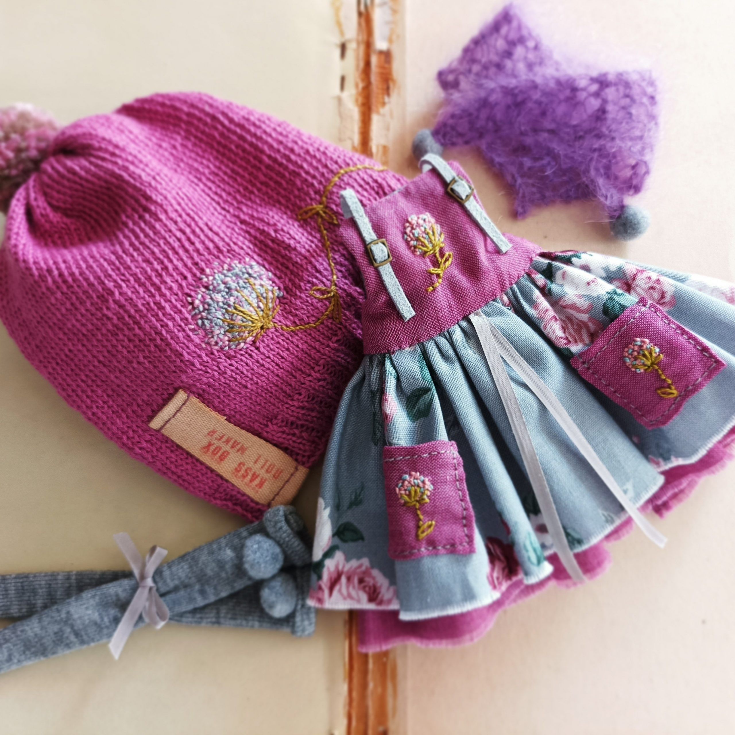 #045-01 PinaforePinkGrey