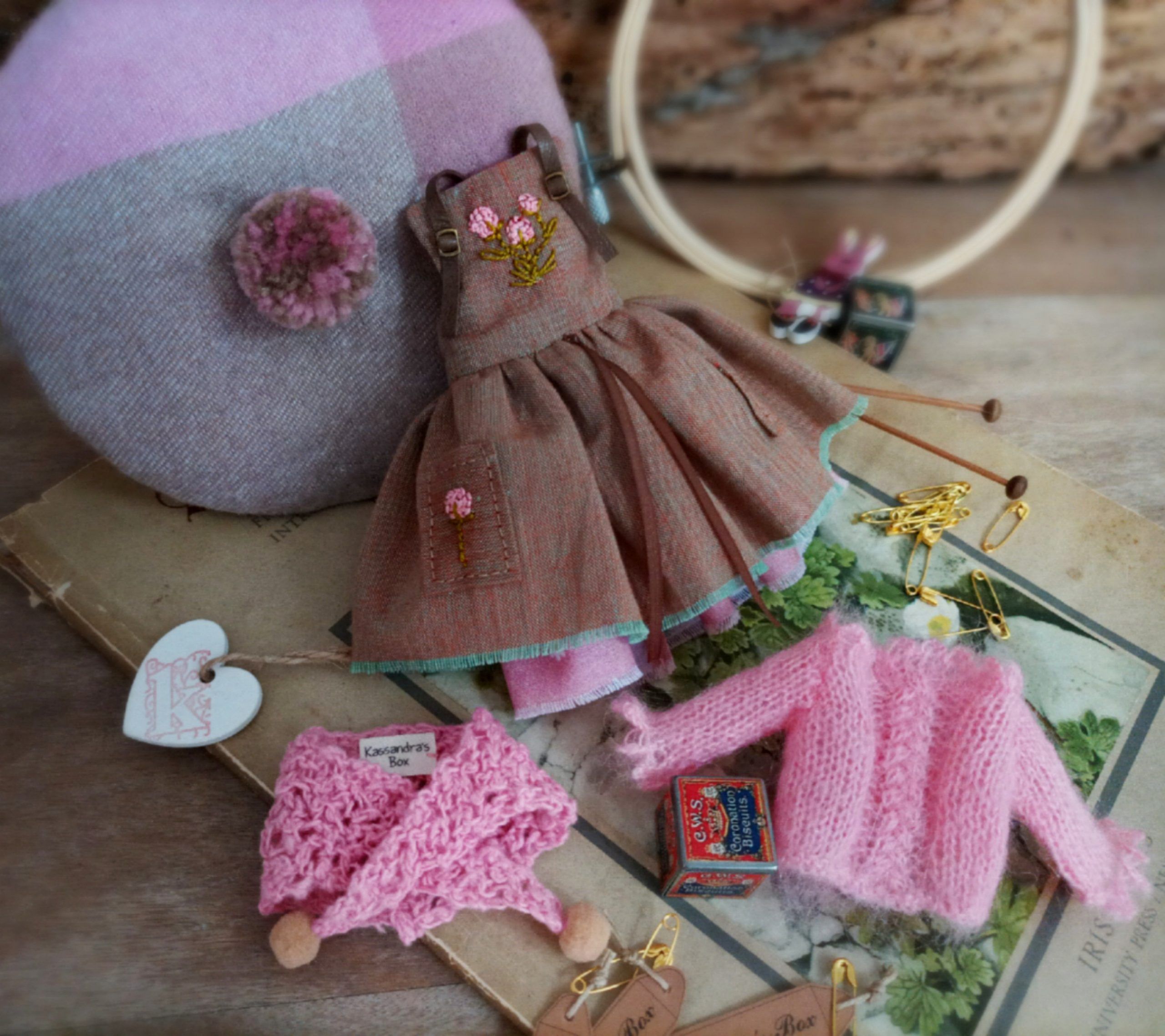 #050-02 PinkAndBrownSet