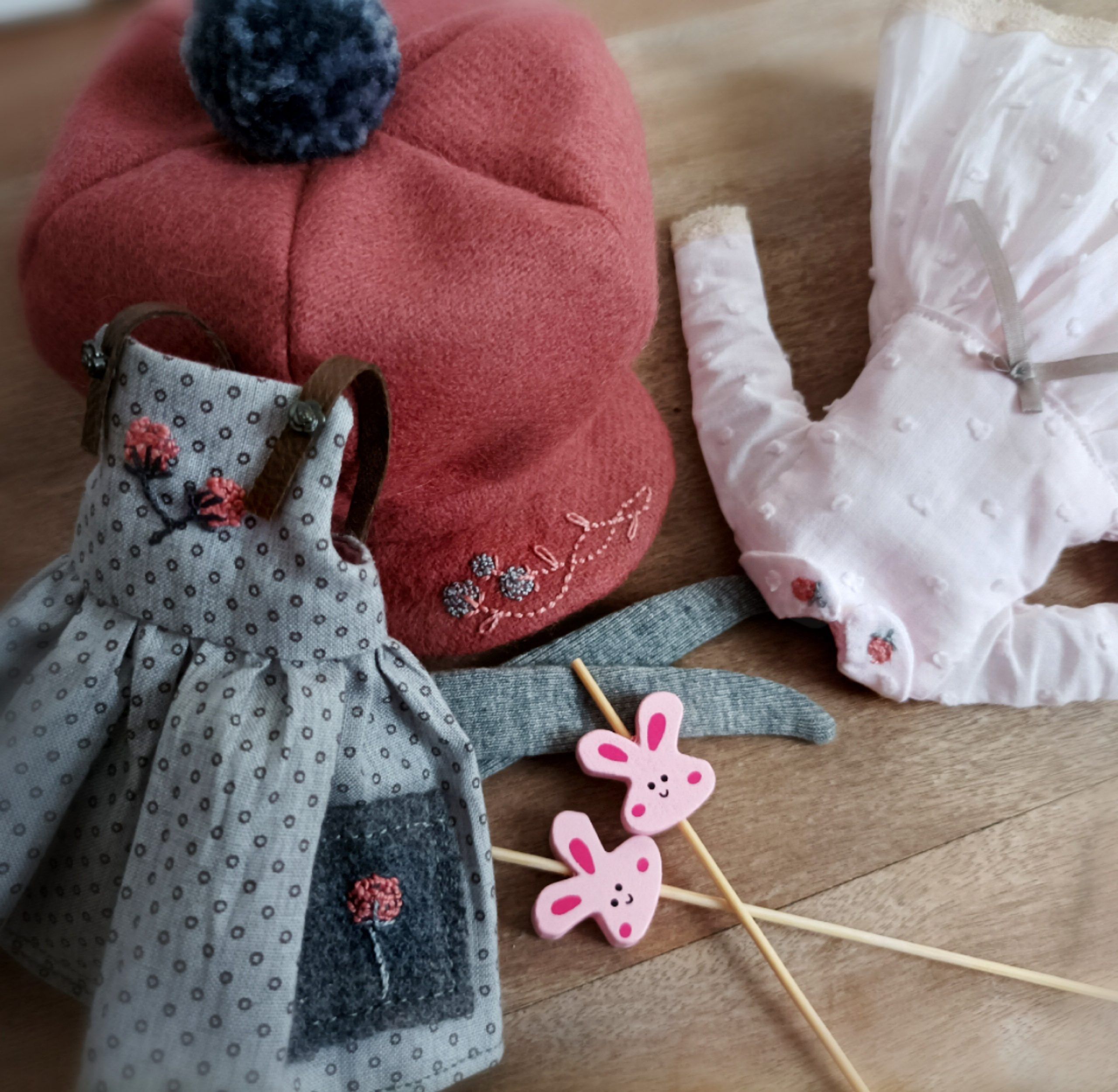 #055-02 GeyAndPinkWithCapSet