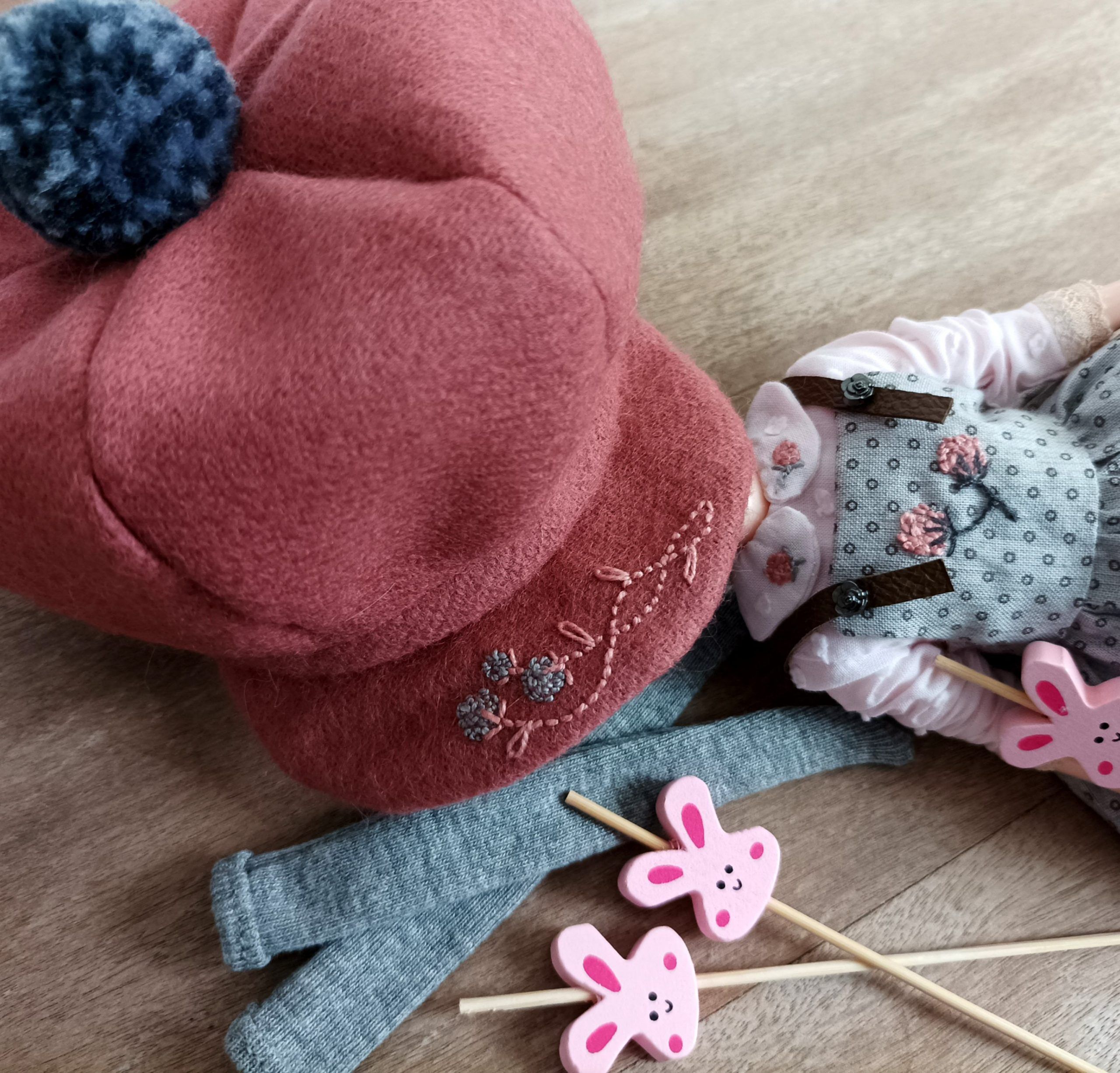 #055-04 GeyAndPinkWithCapSet