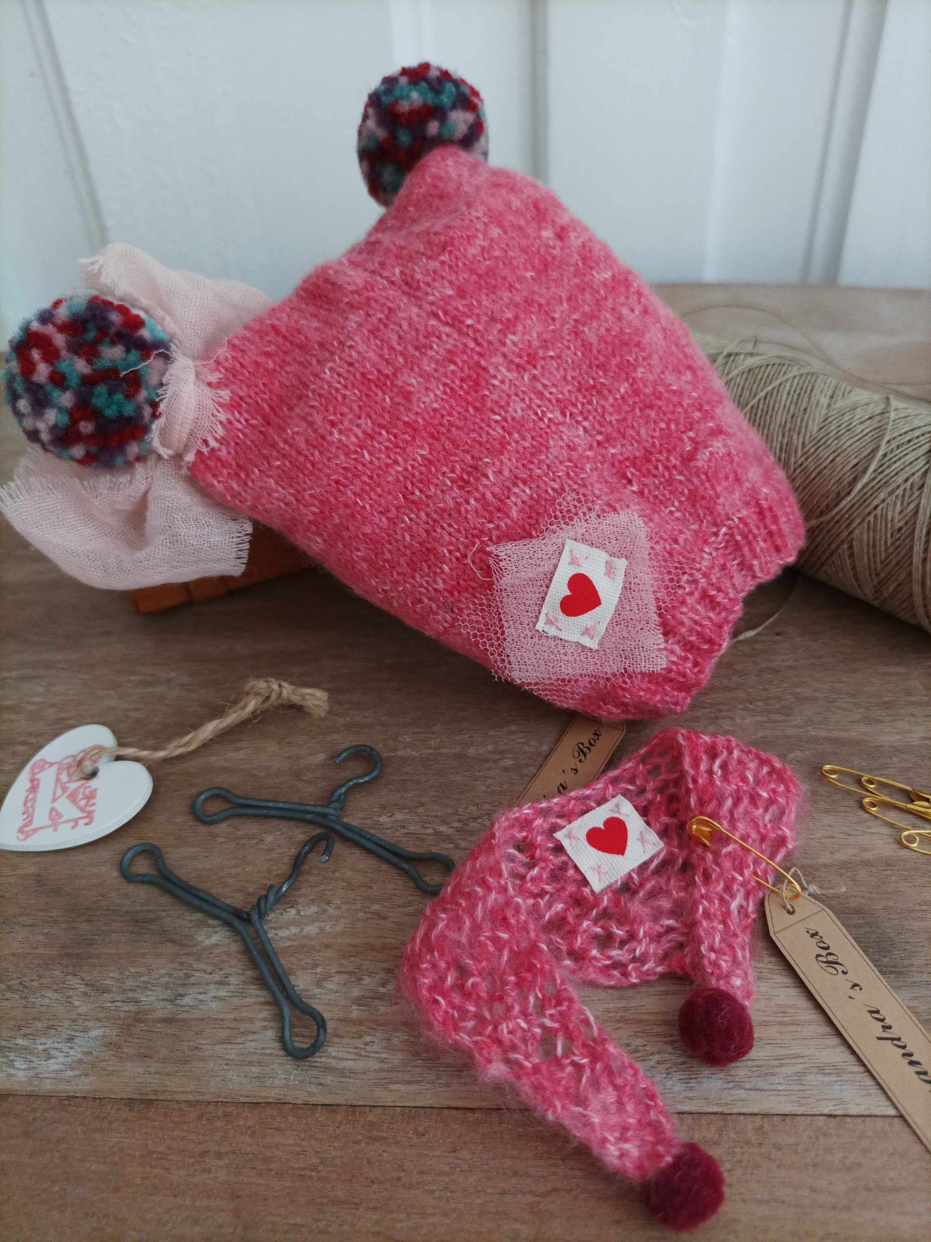 #087-02 EmbroideredKnitSet_Pink