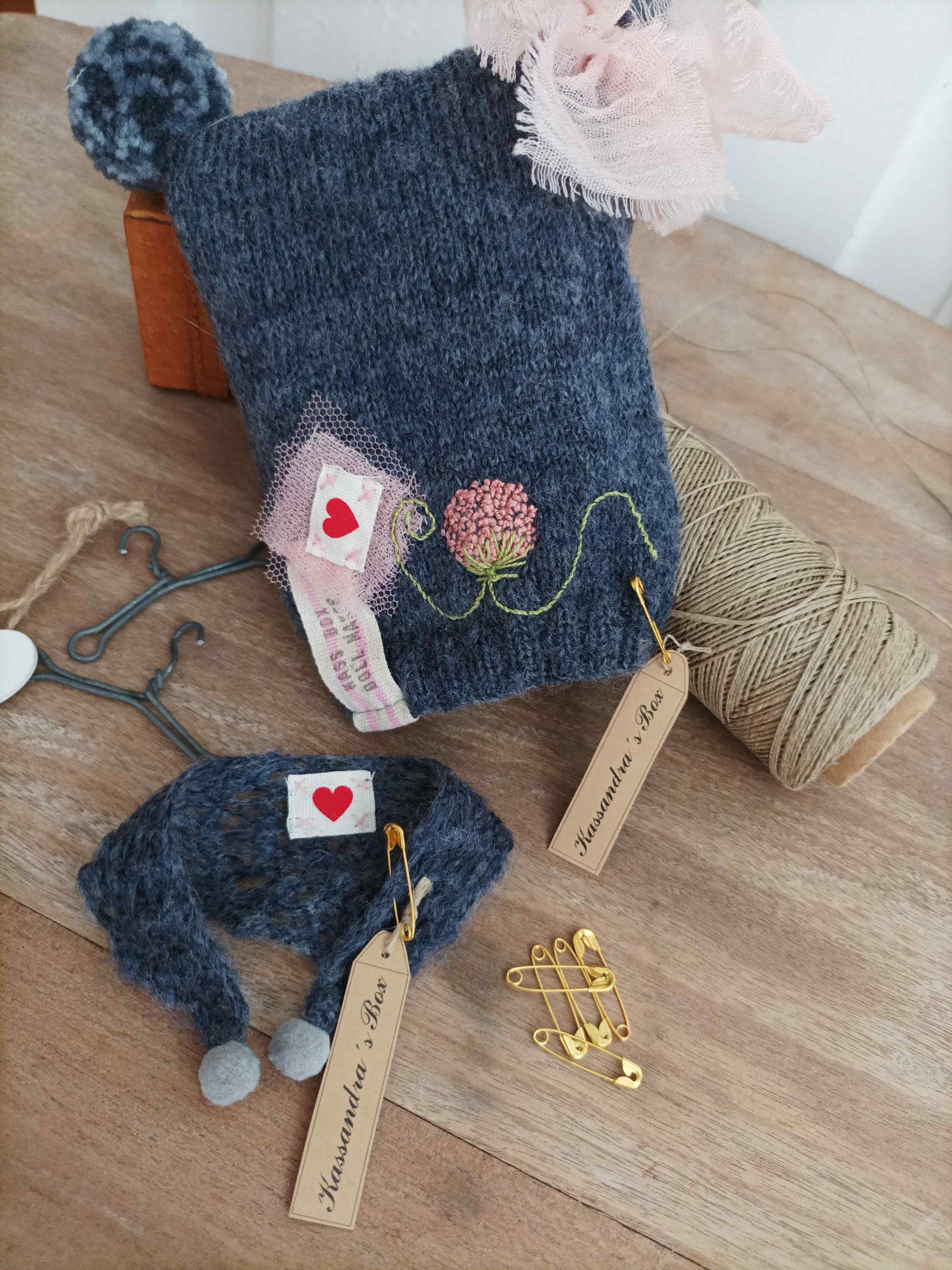 #089-01 EmbroideredKnitSet_DarkBlue
