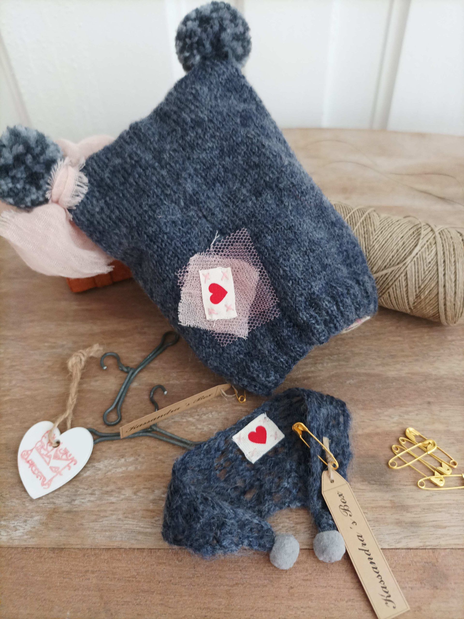 #089-02 EmbroideredKnitSet_DarkBlue