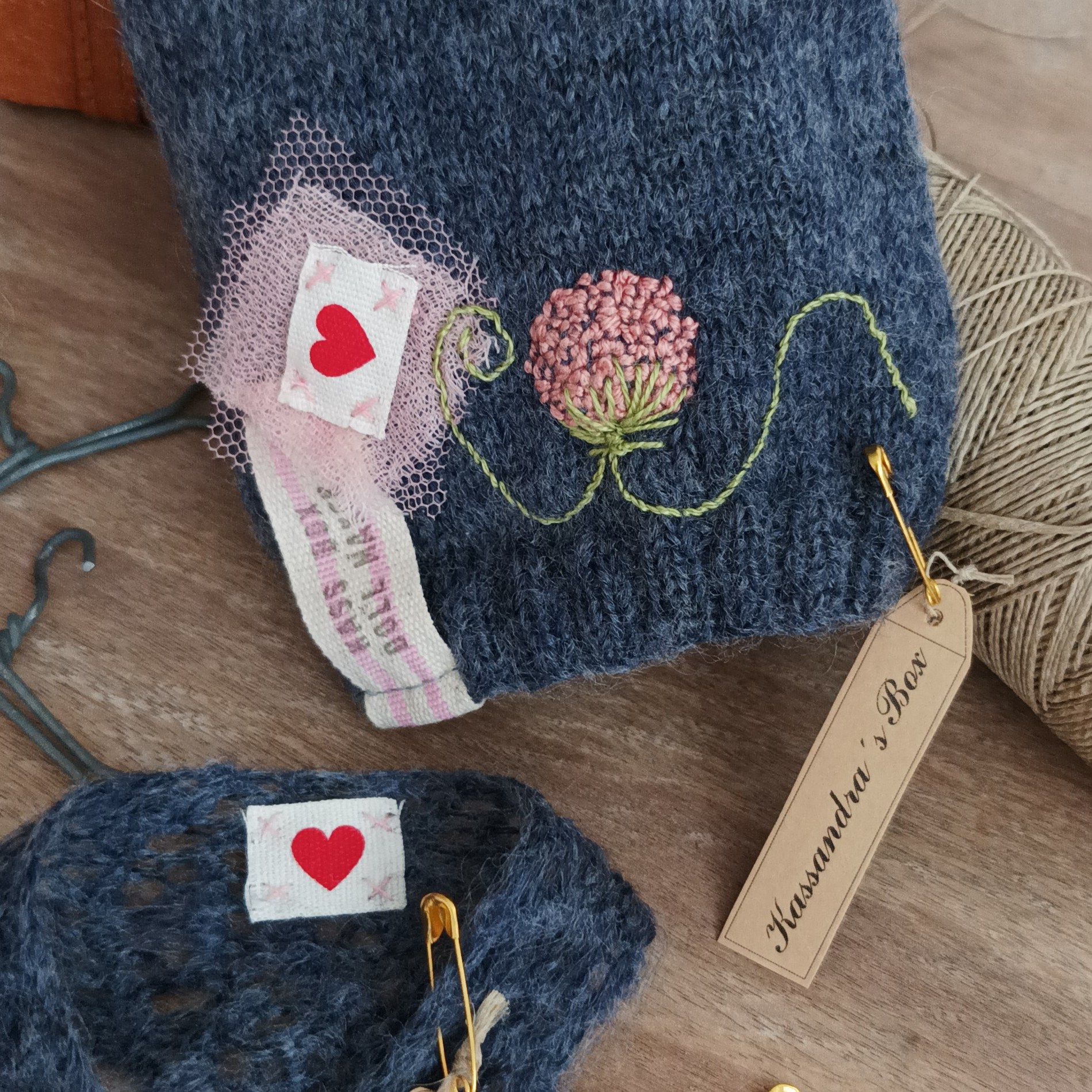 #089-03 EmbroideredKnitSet_DarkBlue
