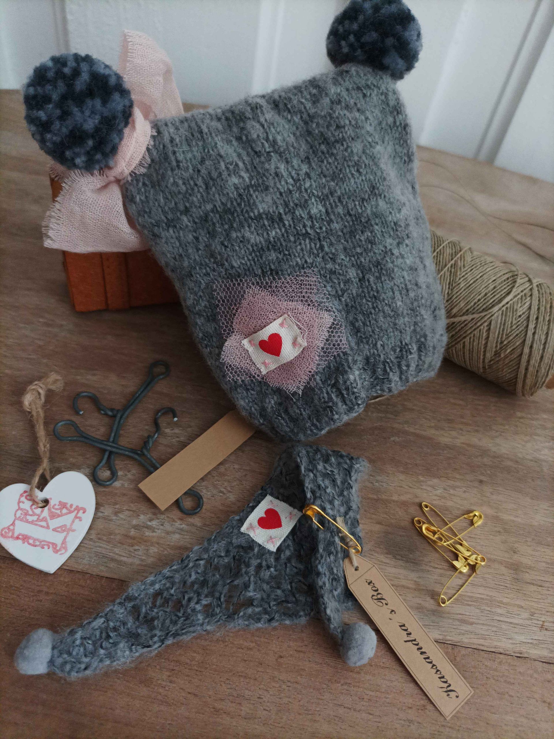 #091-02 EmbroideredKnitSet_DarkGrey