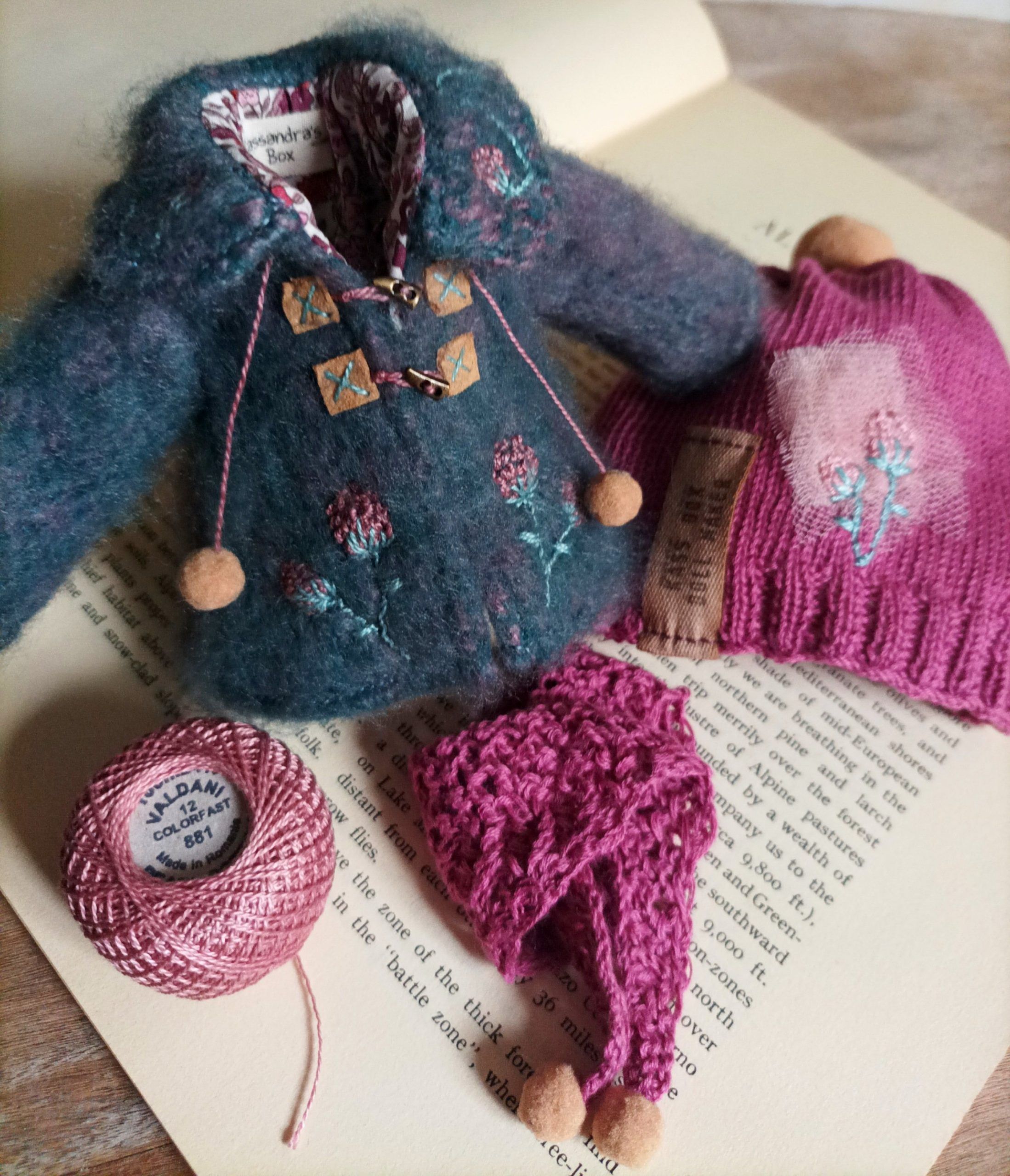 #093-05 AutumnSetShort_EmbroideredCoatHatAndScarf