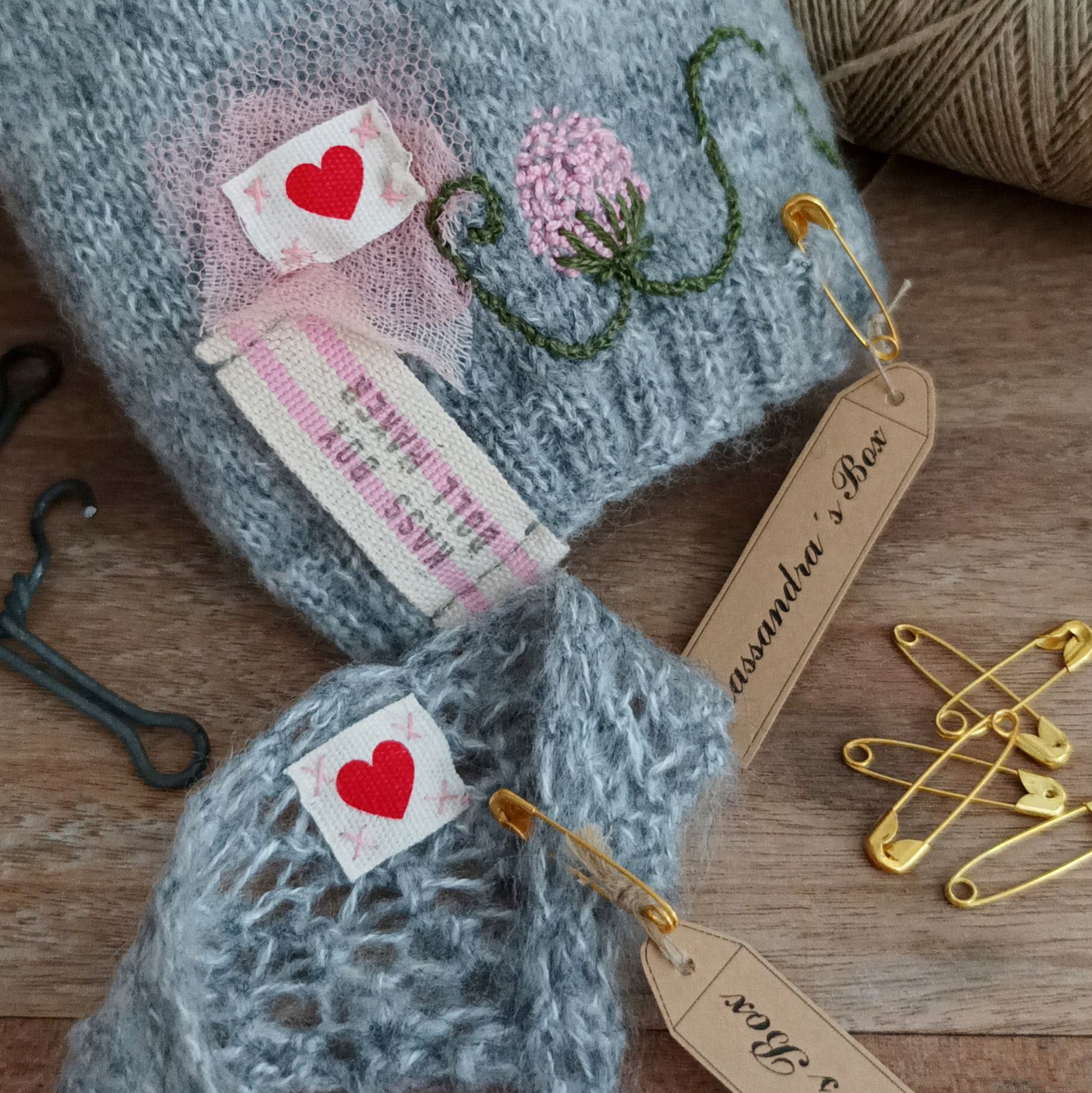 #094-03 EmbroideredKnitSet_LightGrey