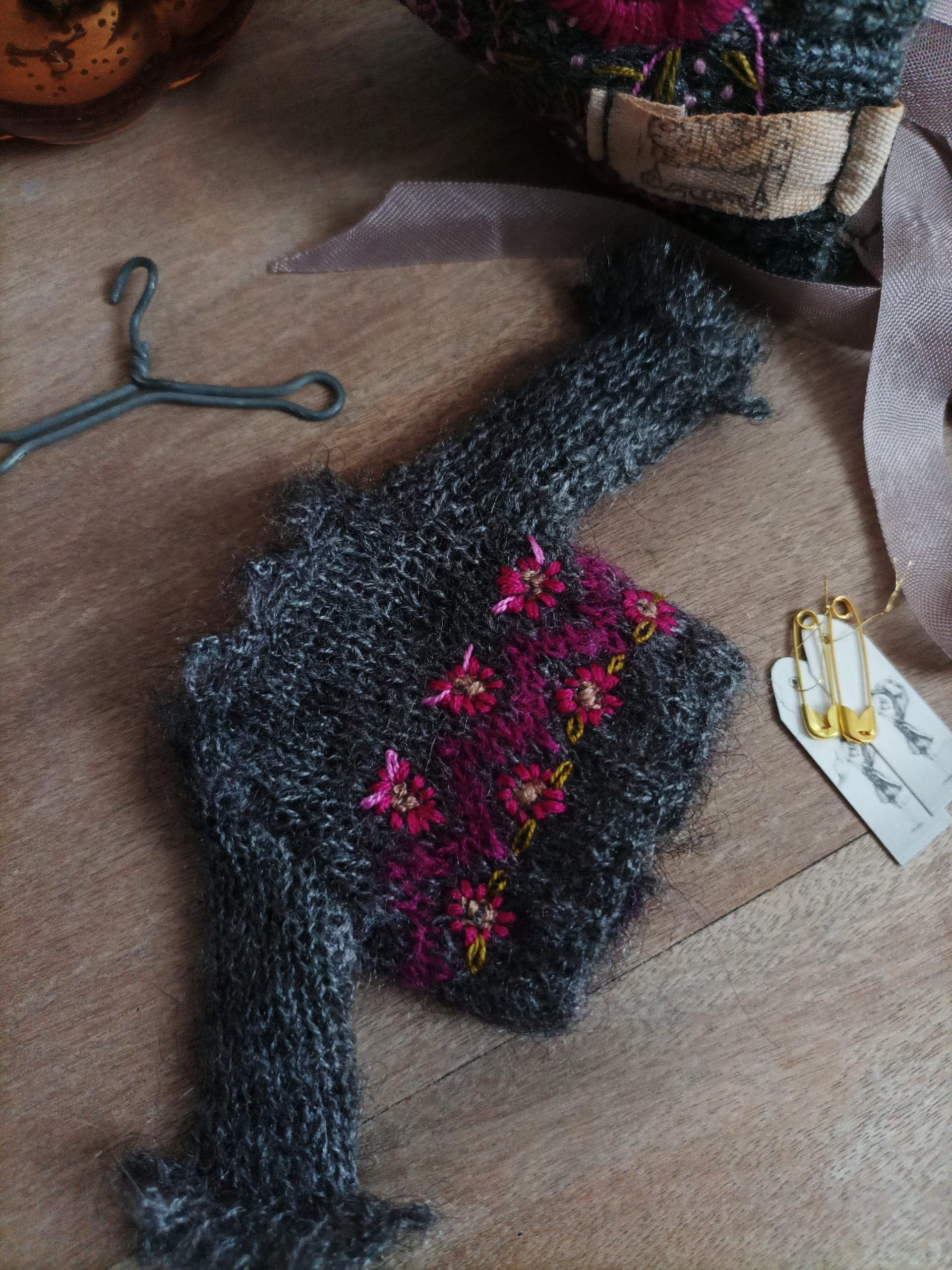 #139-04 PixieGreyAndPink