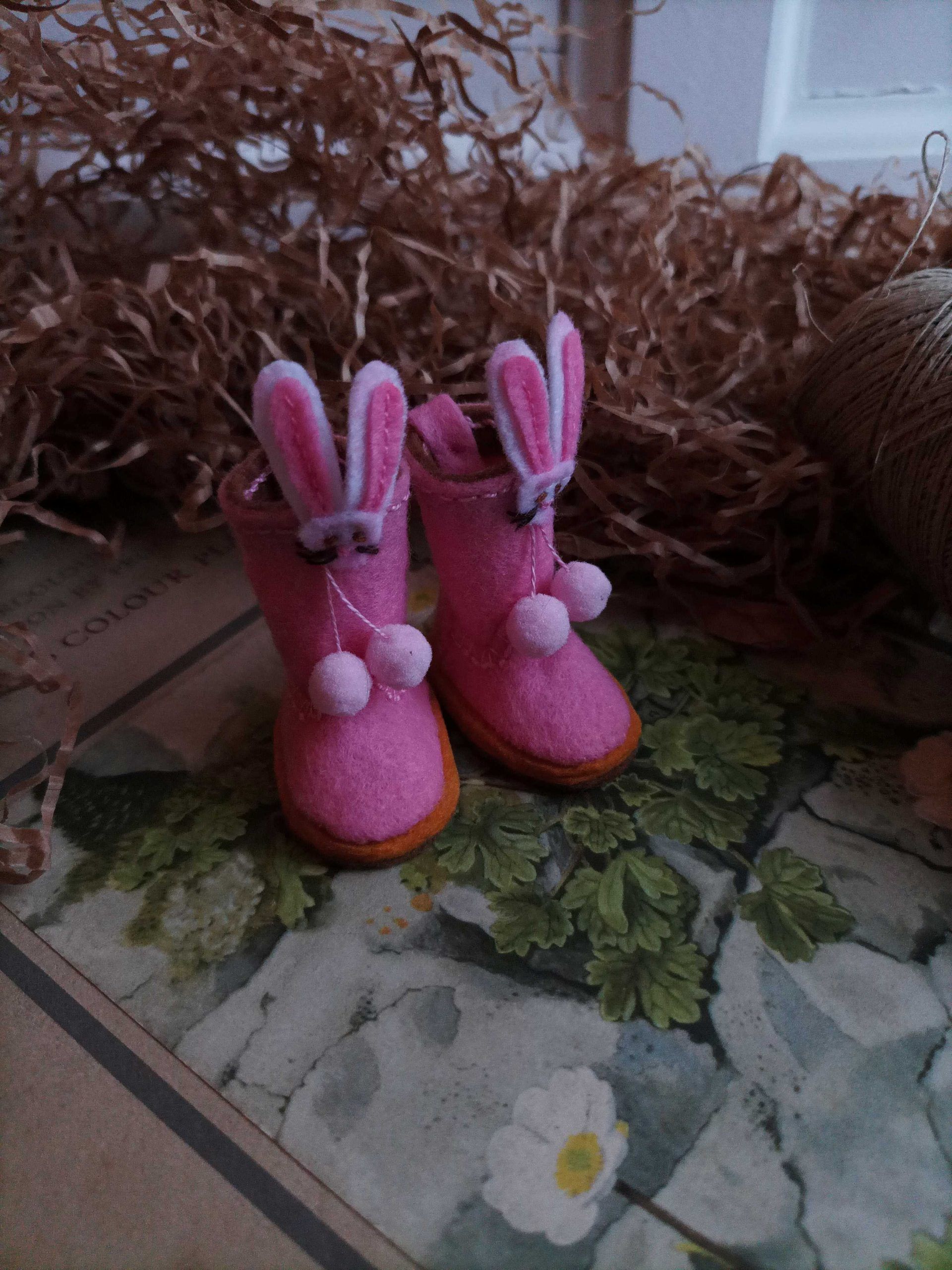 #144-02 PinkBunnyBoots