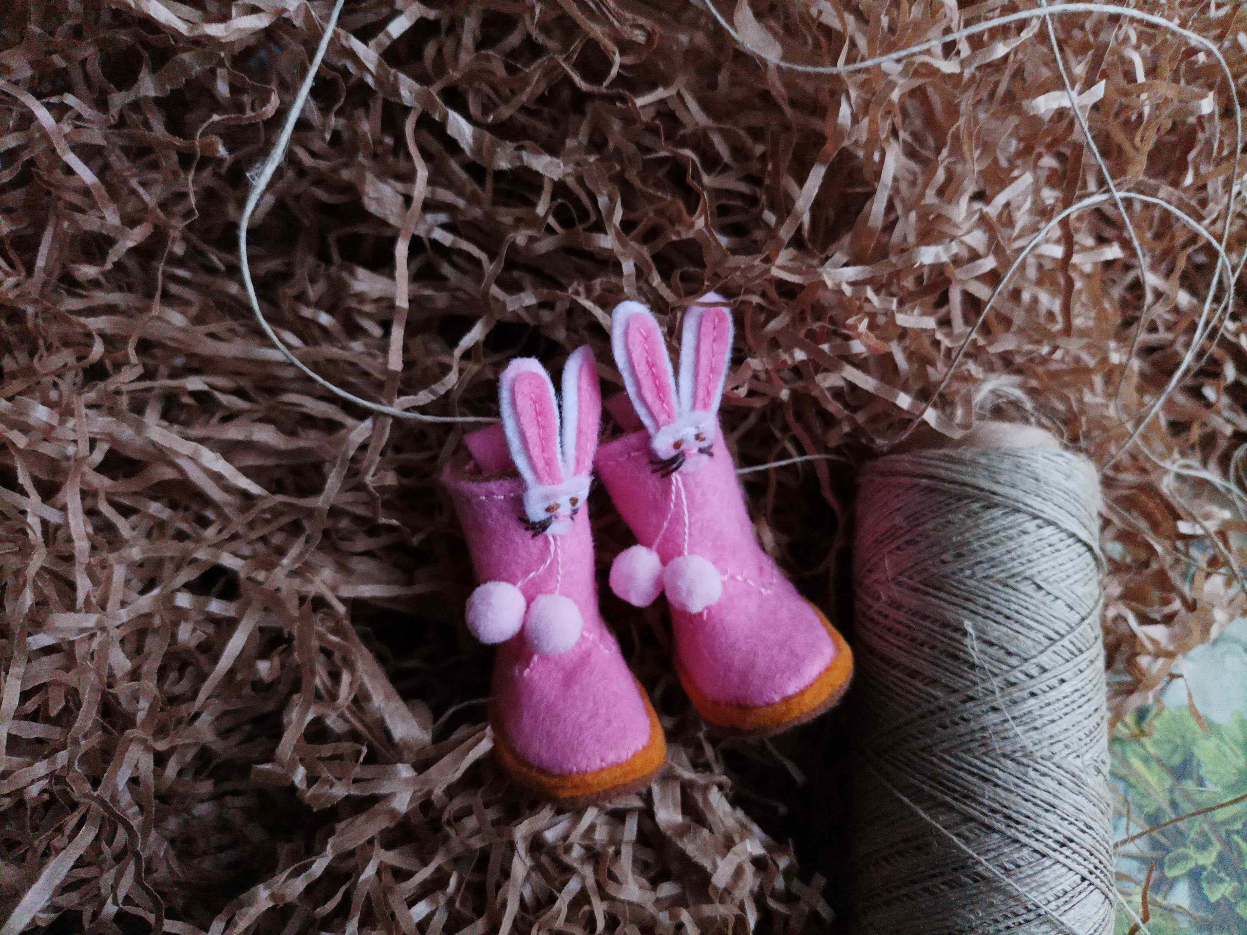#144-03 PinkBunnyBoots