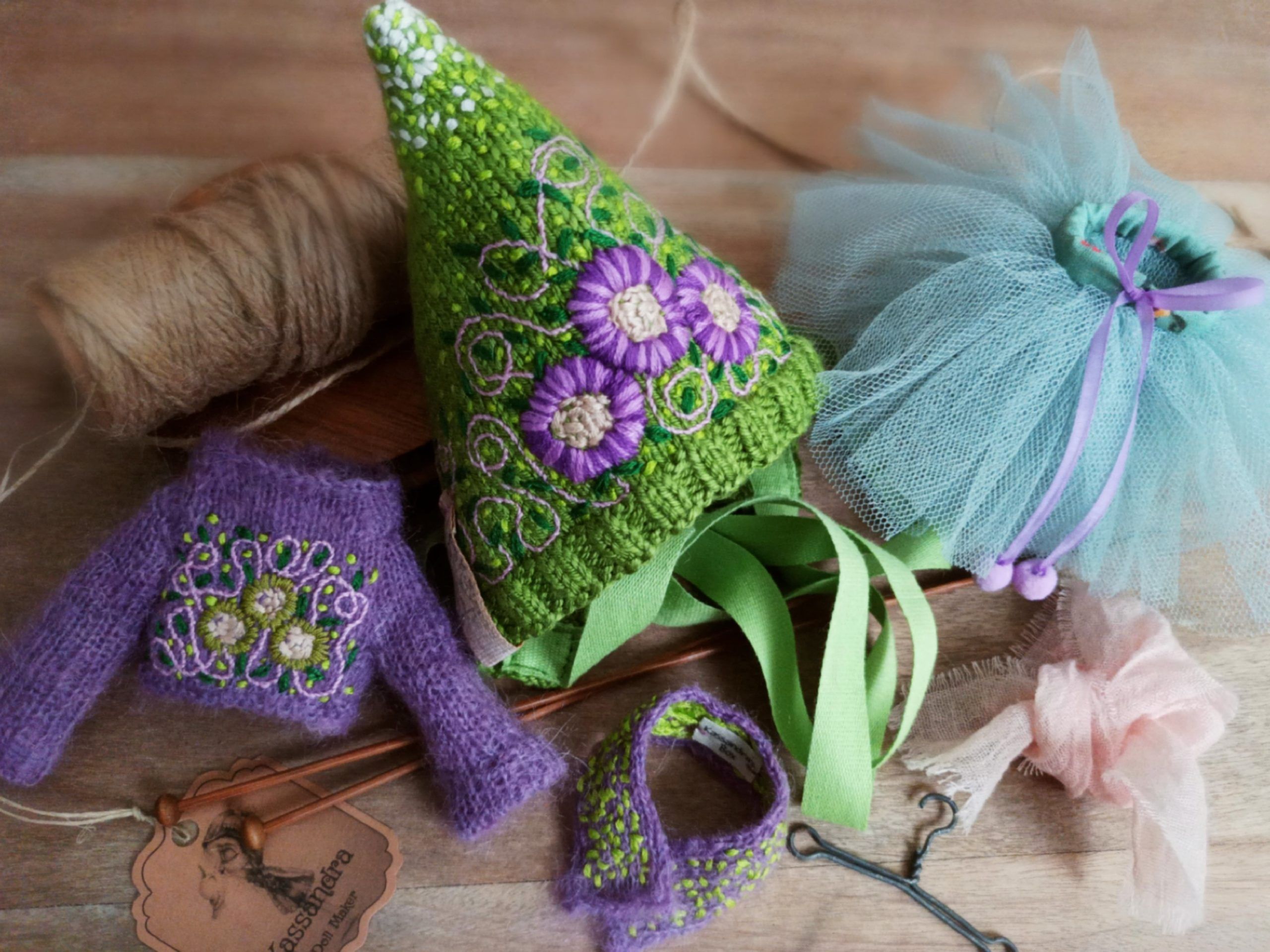 #158-01 PurpleAndAppleGreenPixieSet