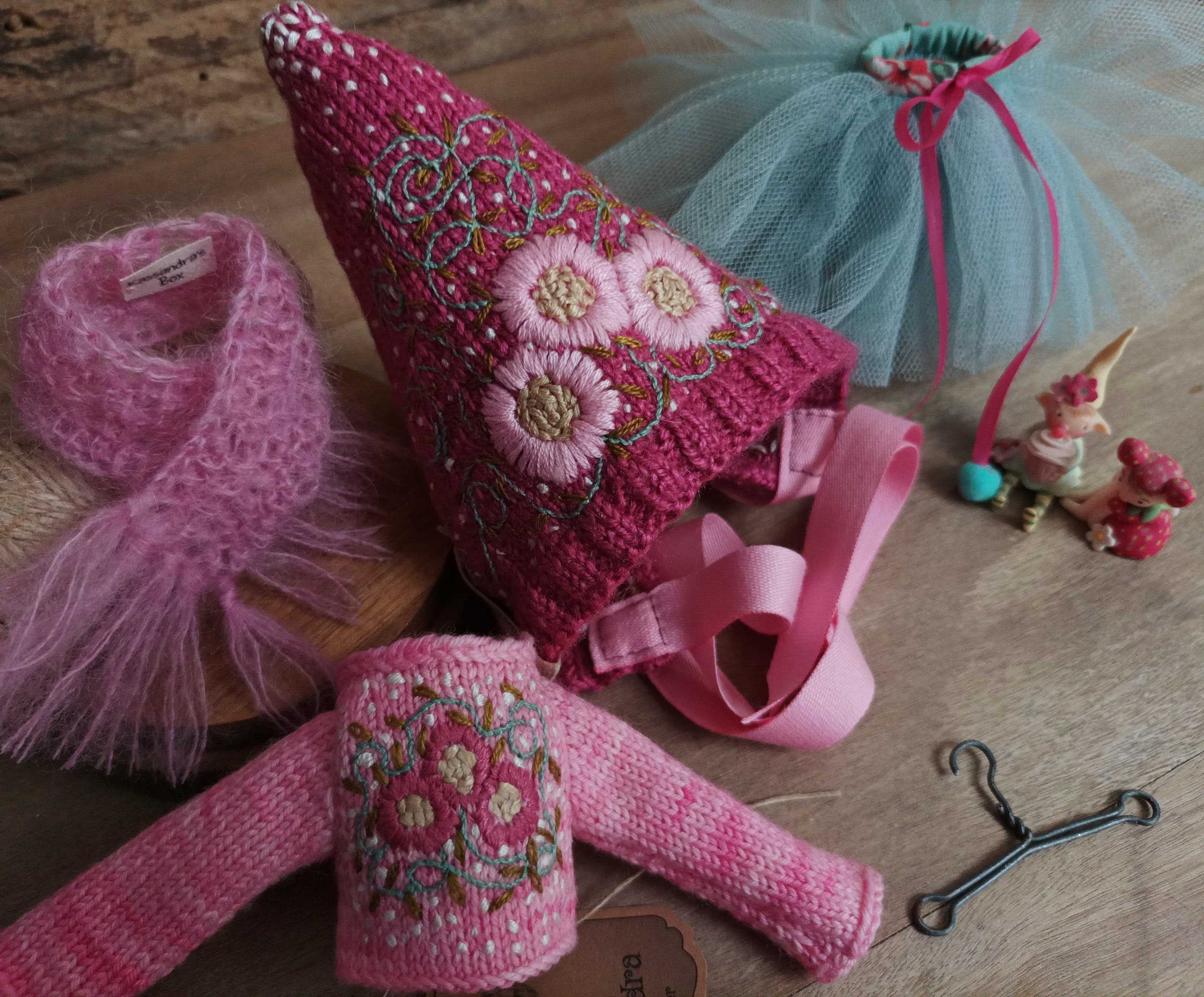 #160-02 PinkAndBluePixieSet