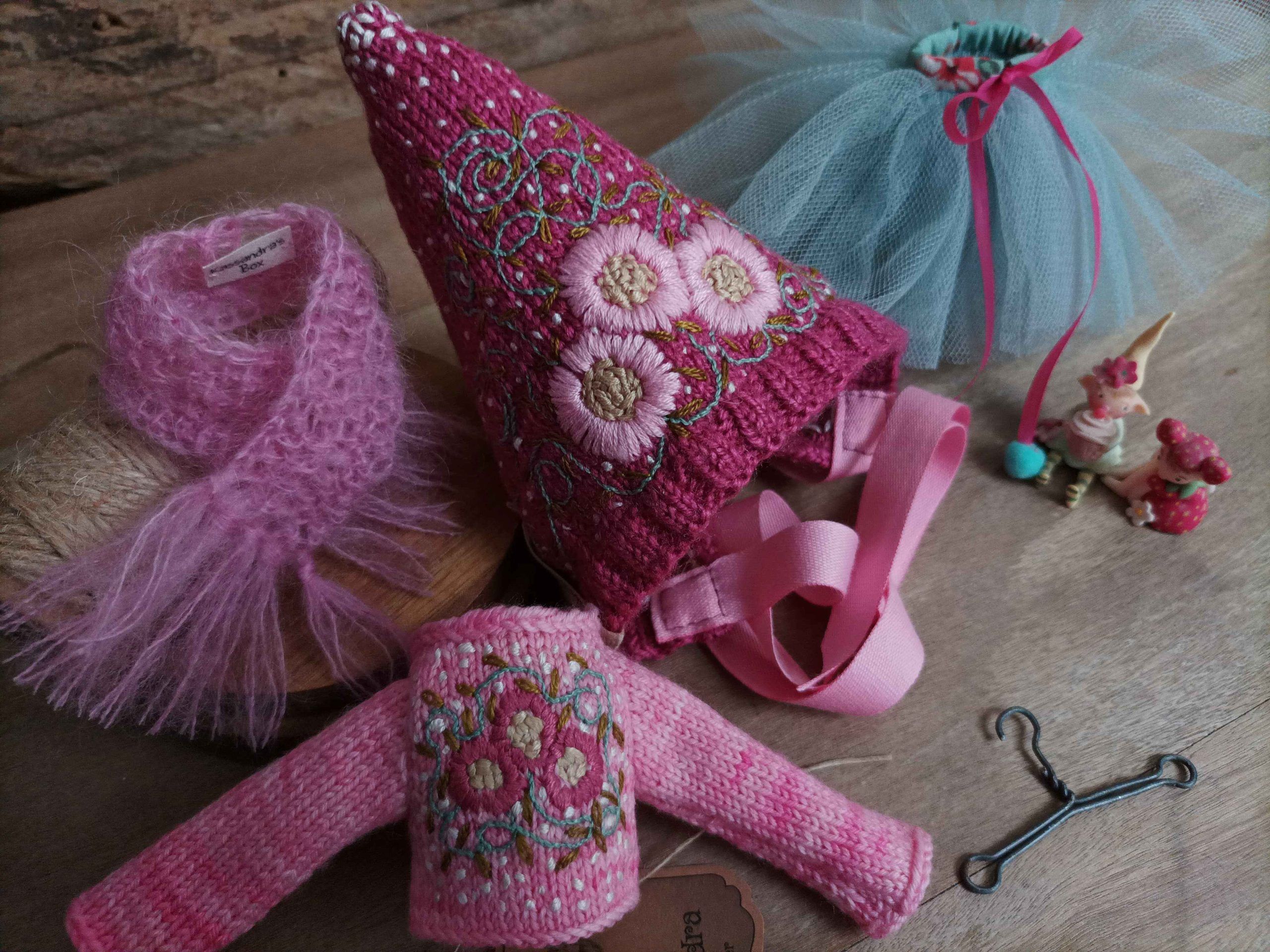 #160-04 PinkAndBluePixieSet