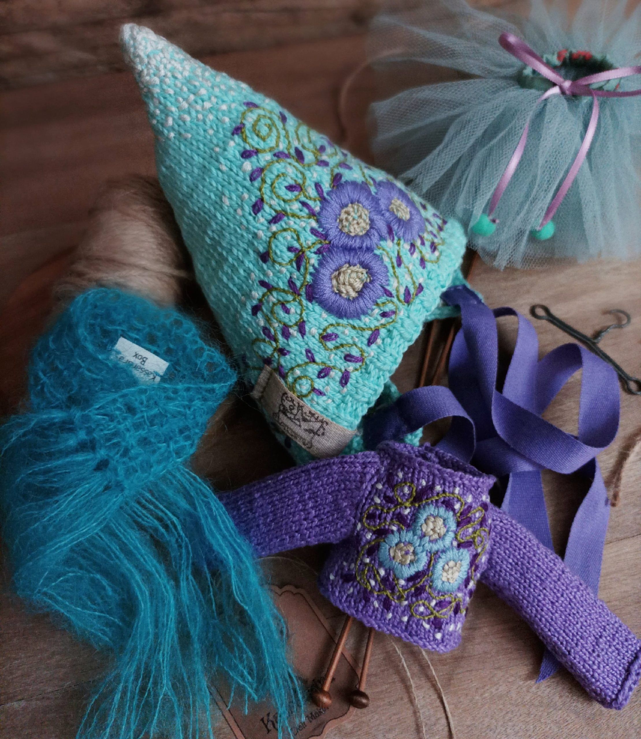 #161-01 TurquoiseAndPurplePixieSet