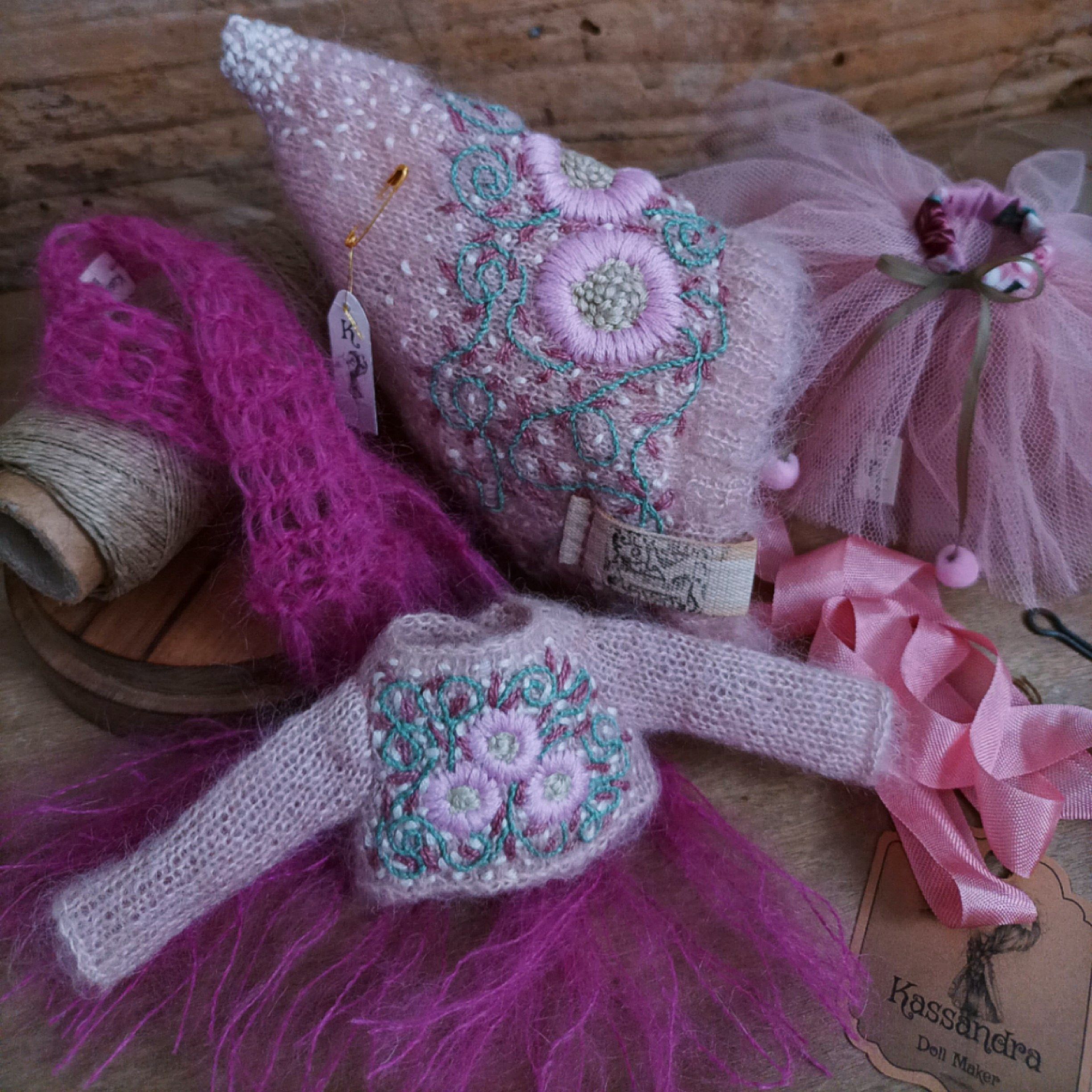 #173-01 LightPinkPixieSet