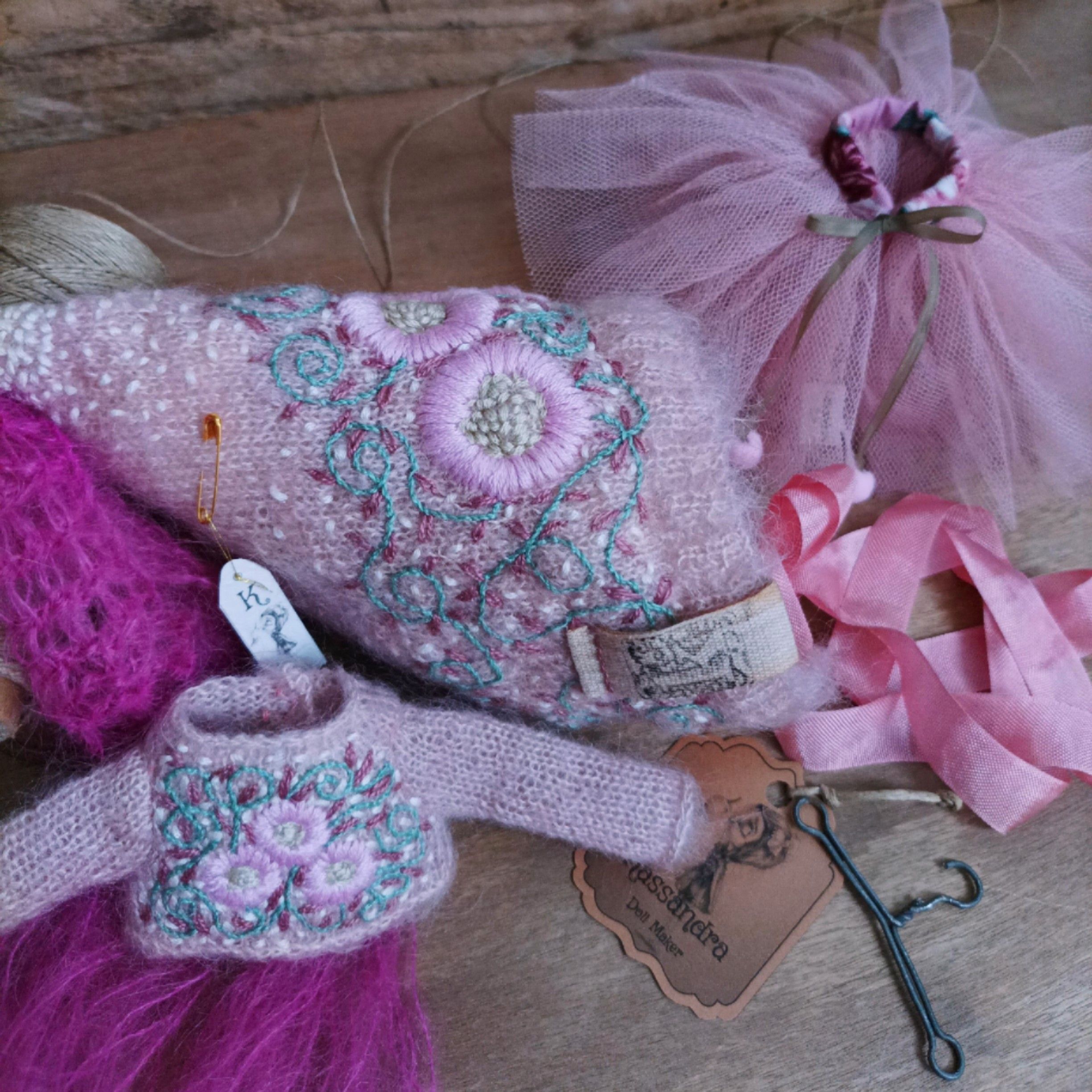 #173-03 LightPinkPixieSet