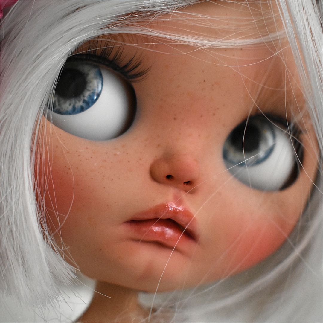 #185-18 OOAK-BlytheDollMila