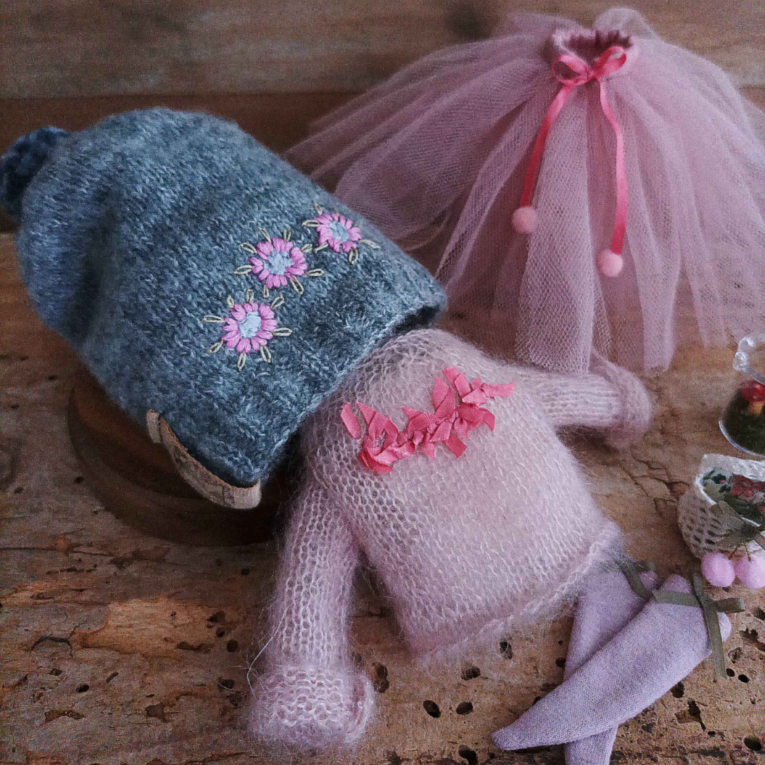 #210-02 BohoChicGreyAndPinkOutfit