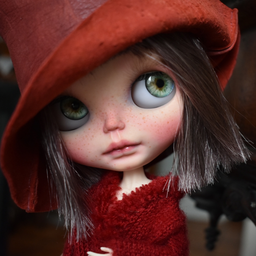 #222-05b OOAK-BlytheDollThanet